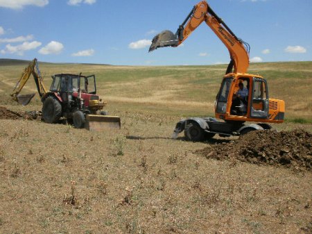 Şamaxının millət vəkili Elxan Süleymanovun dəstəyi ilə rayonun Mərzəndiyə kəndinə su xətti çəkilir