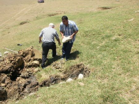 Şamaxının millət vəkili Elxan Süleymanovun dəstəyi ilə rayonun Mərzəndiyə kəndinə su xətti çəkilir